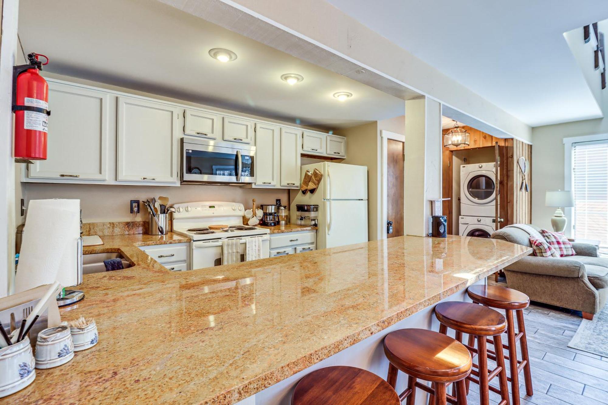 Townhome On Big Boulder Mountain Walk To Lake! Lake Harmony